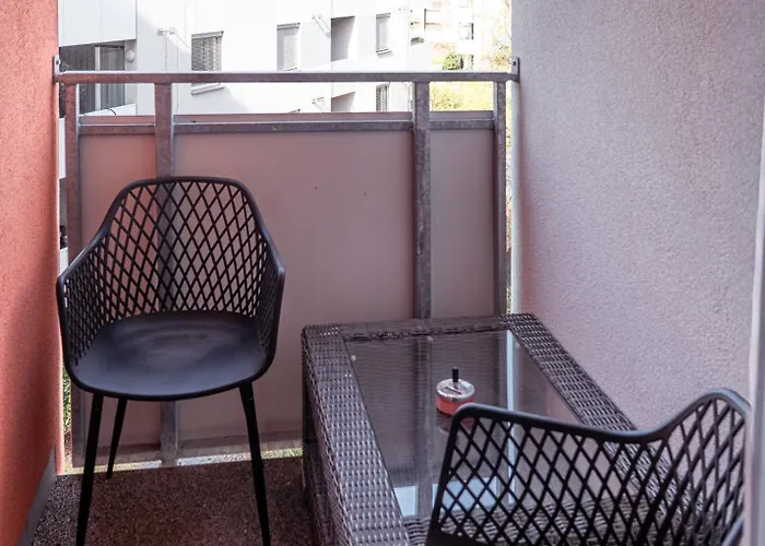 Modernes In Zentraler Stadtlage 아파트 *