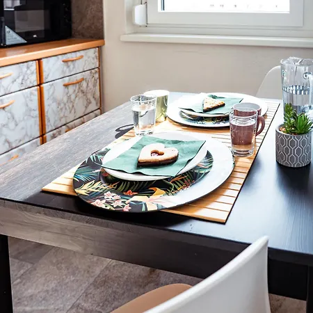 Modernes In Zentraler Stadtlage Apartamento