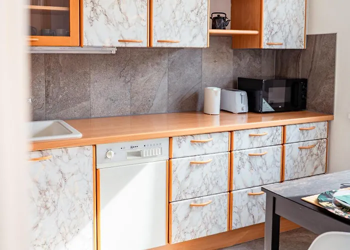 Modernes In Zentraler Stadtlage Apartamento